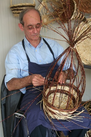 Domenico CIOCIA maestro cestaio di Castelluccio dei Sauri (FG)